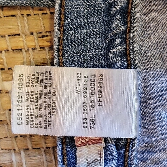 Levi's Well-Loved 515 Boot Cut Jeans, size 8 Medium, light wash - Picture 12 of 12